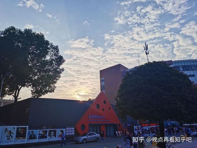四川传媒学院真的如此不堪,上这个大学不如复读吗?
