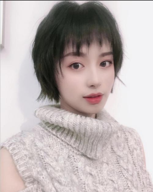 2020又酷又可爱狗啃刘海,俏皮感十足,特显五官精致