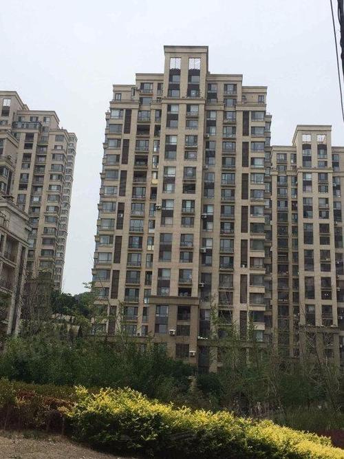 辽师9年连读大华锦绣华城二期环境樶好樶平坦的院拎包