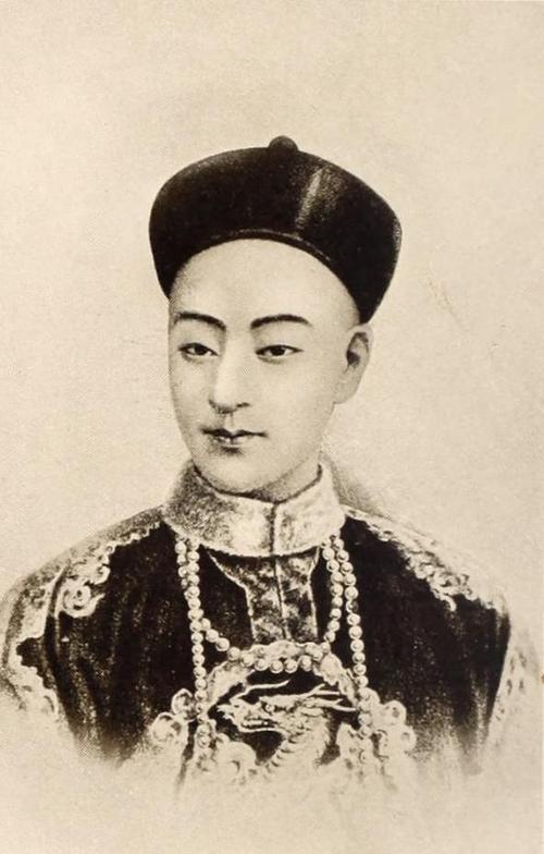 光绪皇帝是个摄影迷,拍了许多照片,为什么连张正面照都找不到?