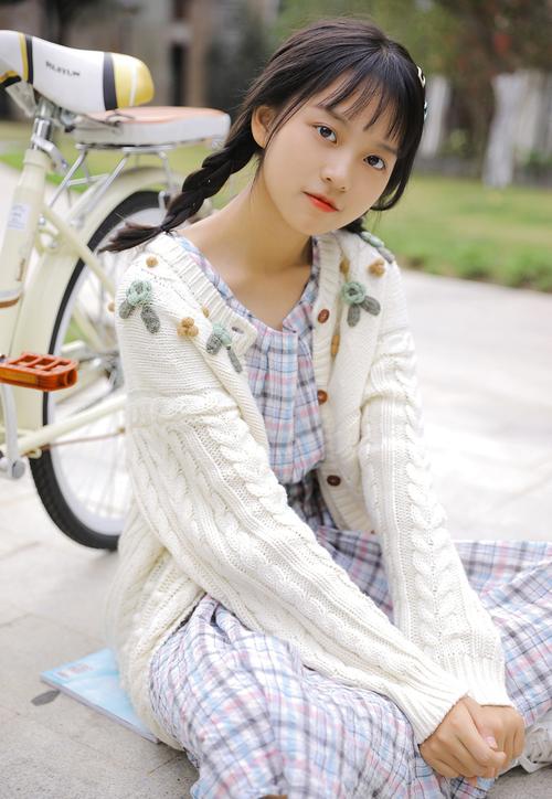 元气jk美女清纯养眼教室写真图片