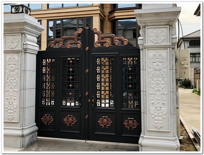 家里的别墅庭院想做围墙大门该选用什么材质?