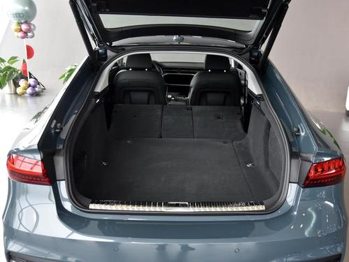 后备箱很大又很漂亮的进口奥迪比a6还要有面子带你看奥迪a7