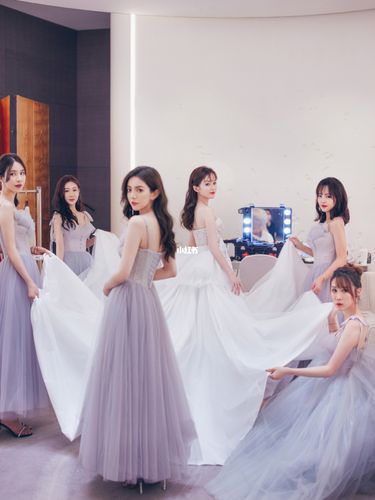 让你见识一下 什么是伴娘团91拍照pose指南_伴娘_婚礼_摄影师_婚纱