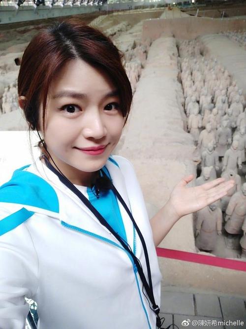 陈晓陈妍希为儿子庆生正面照曝光,原来小星星长得比较像