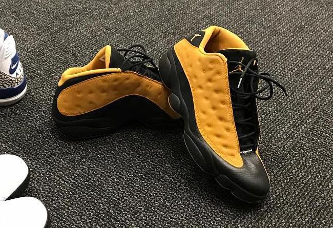 还没等到复刻,"nba 鞋王" 的这双鞋已经穿烂了.