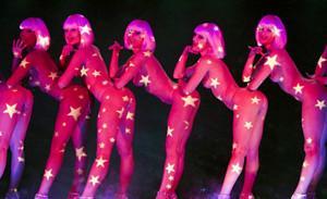 世界上最美的裸体表演艺术团