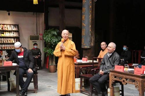 龙泉寺负责人贤健法师发言