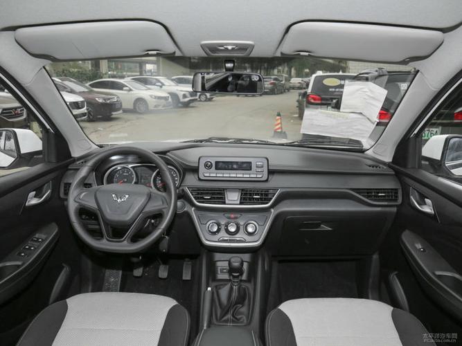 五菱宏光s32020款手动挡落地需要多少钱