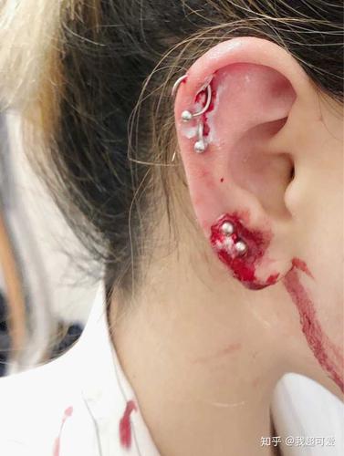 自己打耳洞是什么体验?