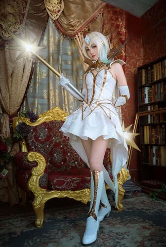 英雄联盟大元素使拉克丝cosplay
