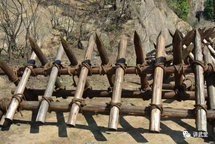 前者包括鹿角,拒马,铁车等,后者包括甲胄和盾.鹿角