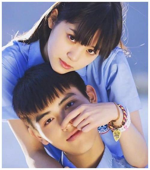 都是清新型女星,何蓝逗沈月"大头照"对比,谁才是"初恋脸"?
