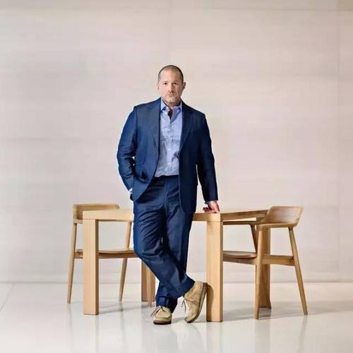 为乔布斯设计"苹果"的人 jonathan ive
