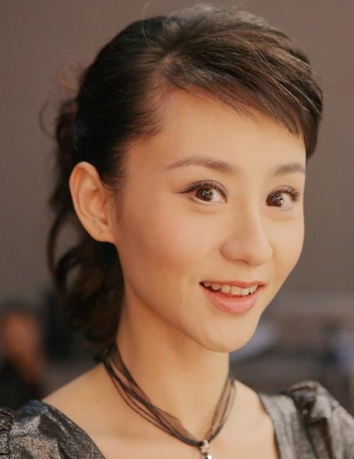  p>刘立淇,原名刘瑷华,大陆女演员,山东人,2002年毕业于 a target="