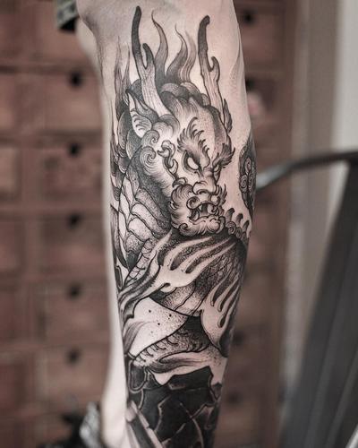 小腿黑灰newschool霸气麒麟纹身图案