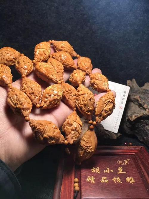 胡小兰大师核雕作品鉴赏,你值得拥有!