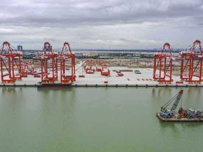 粤港澳大湾区首个全自动化码头实船联调成功