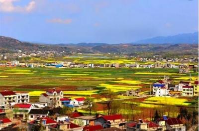 一不小心 房县这个镇深受游客青睐.