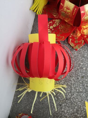 "赏虹州手工花灯,猜我眼中的灯谜"记泗洪县虹州实验学校一年级元宵闹