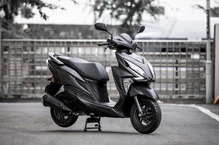 万元级小踏板绝佳之选 新大洲本田裂行rx125