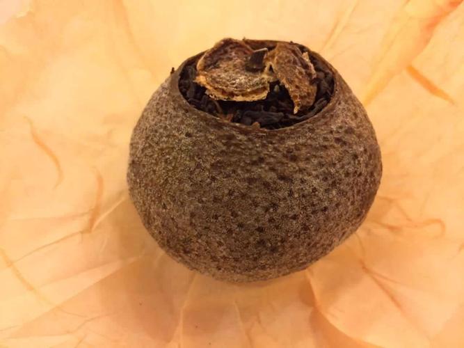 陈皮普洱茶表皮起的白霜是发霉了吗?还能不能喝?