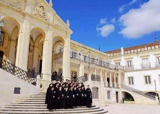 建校时间:几乎和里斯本大学同期建立.