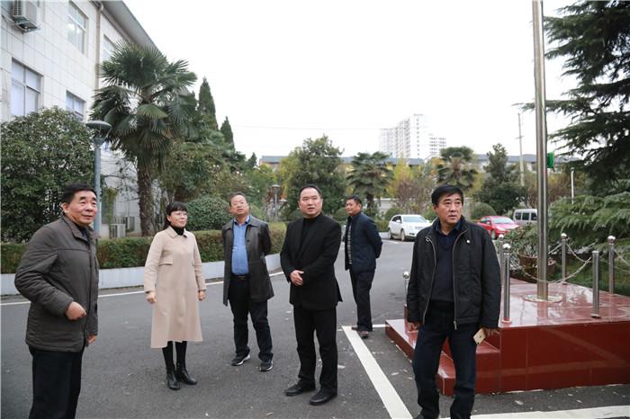 管委会主任史爱民实地督导创文迎检工作-图片新闻-驻马店市开发区智慧