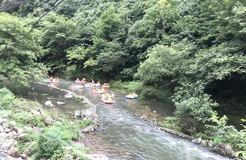 高温不减激情 嵊州百丈飞瀑漂流迎来旺季