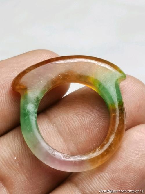 清代老翡翠马鞍戒指