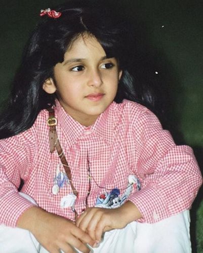 迪拜太子妃从小像洋娃娃一样漂亮引来王子相争29岁嫁给表哥