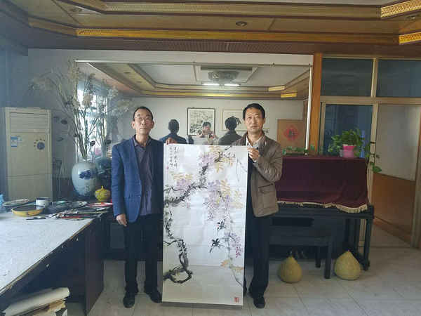 画家边凤卯(左一)任丘山水名家赵长锁