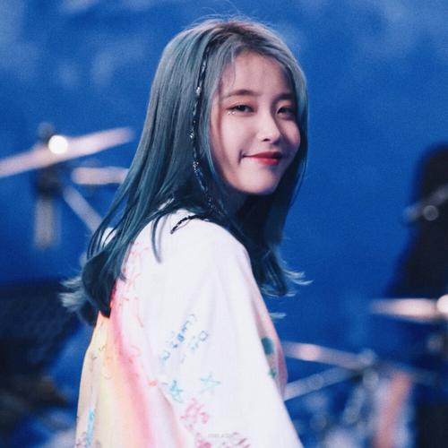iu 李知恩 cr:pink_myeun