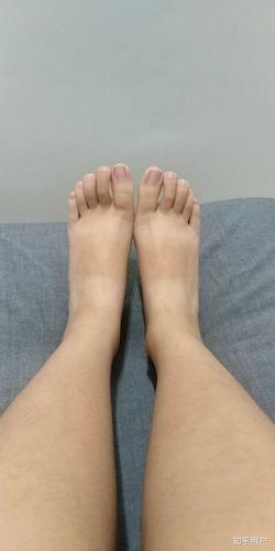 但是我的脚她瘦啊,又长又窄,导致我真的超级难买鞋子 因为只要是码数