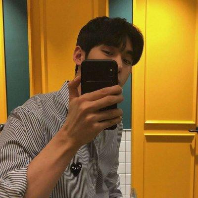 2021最潮最火男生微信头像黄色系男头图片大全