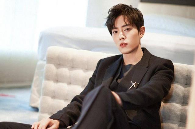 原创肖战辛苦拍广告片,却没有姓名惹粉丝心疼,厂商迷之操作令人费解