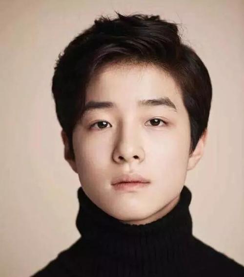 现在16岁的他,就是韩国童星南多凛,高颜值的他有可能成为下一任"南