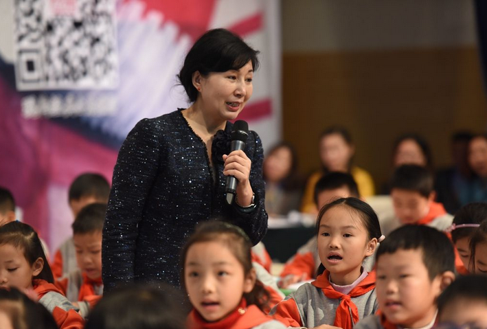 原创女儿16岁上清华,教育专家尹建莉谈经验:小学阶段的教育要狠抓