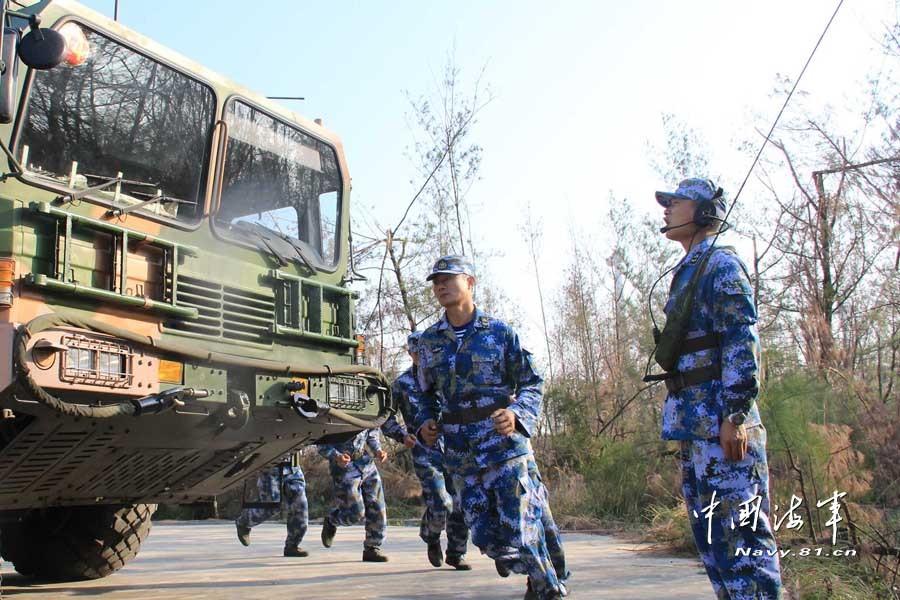南海舰队新型岸舰导弹发射车成群出现_高清图集_新浪网