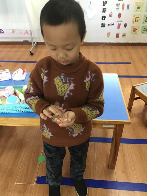 大一班小朋友擦香香啦!