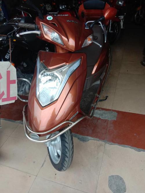 新大洲本田ns110电喷踏板车