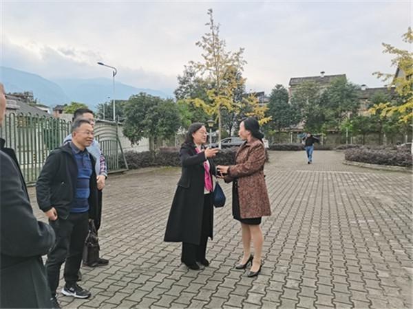 雅安市教育局前往芦山县第二初级中学检查工作