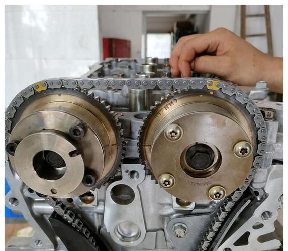 不像宝马奔驰那么厚颜无x,对个正时还要搞一大堆的专用工具,真是赚了