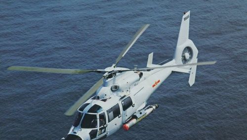 直9c中国海军主要舰载直升机但滞空时间和机体空间略有不足