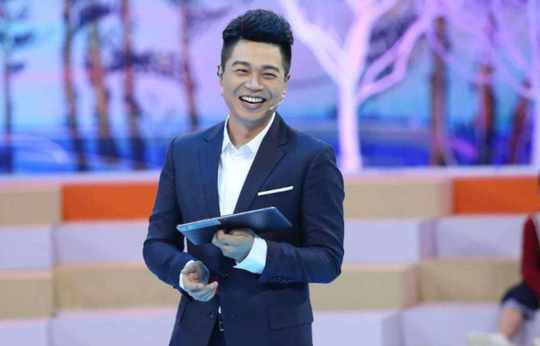 浙江卫视主持人"沈涛"才是人生赢家!娶了那个给他递话筒的女孩