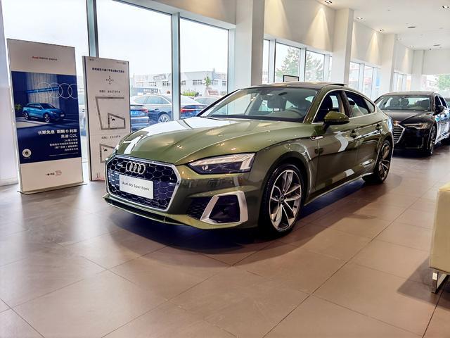 运动感十足 实拍奥迪a5最高配 溜背造型惹人爱