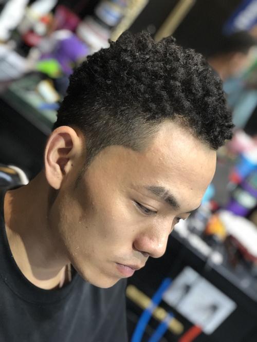 barber美式黑人烫 爆炸头 找模特,男女均可,喜欢.