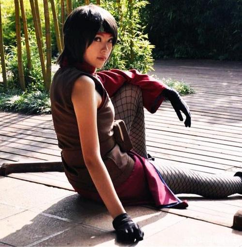 火影忍者:终于在现实中找到腿影黑土,大长腿神还原,渔网裤美爆