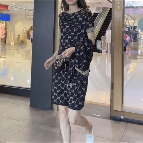 2021时尚女装流行元素,2021时尚女装流行趋势 福芳服装店套装2021秋季新款时尚潮流气质靓丽女装两