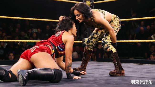 艾丽娅和李霞之间可谓颇具渊源,当初在nxt,就是霞姐凭借一发回旋踢,让